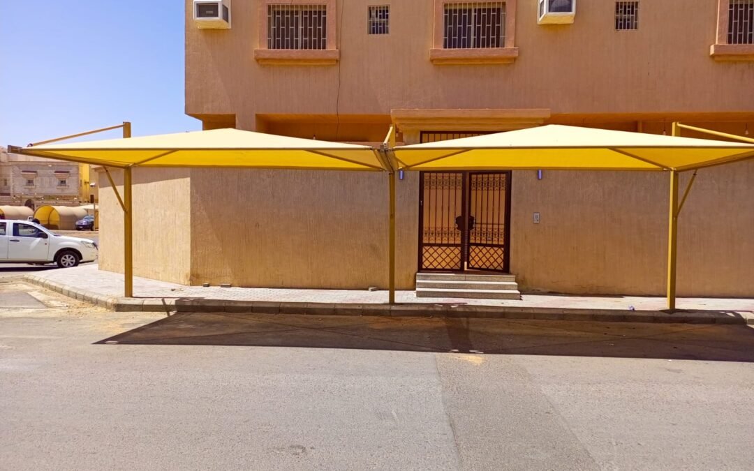 مظلات سيارات هرمية في المدينة المنورة: التصميم والمميزات
